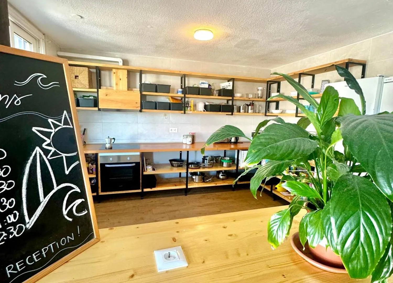 Endless Summer House (Adults Only) Адехе Хостел